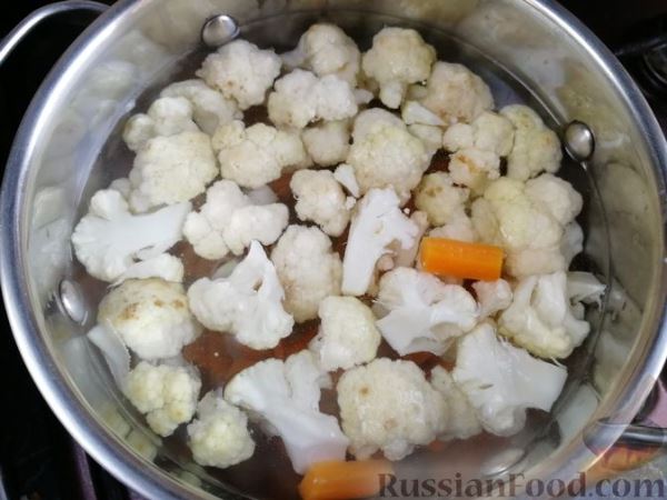 Баклажаны, запечённые с цветной капустой и сыром