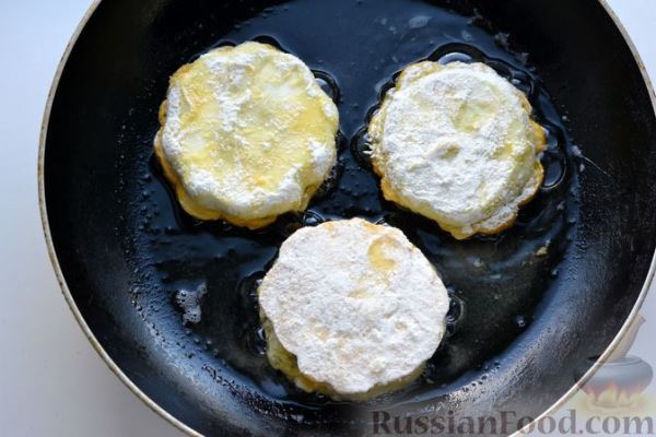 Патиссоны, жаренные с сыром и зеленью